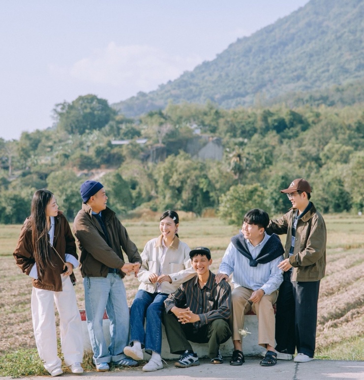 Các thành viên thực hiện bộ ảnh