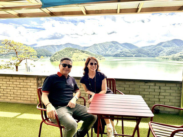 NSƯT Chí Trung phim 'Tết này ai đến xông nhà', tuổi U70 cuộc sống viên mãn bên bạn gái á hậu kém 18 tuổi - 9