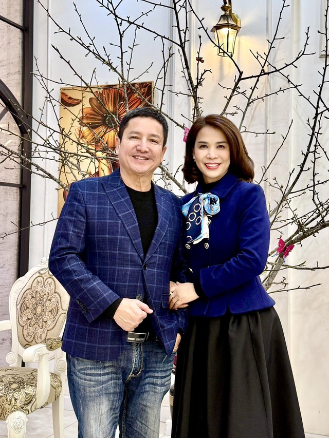 NSƯT Chí Trung phim 'Tết này ai đến xông nhà', tuổi U70 cuộc sống viên mãn bên bạn gái á hậu kém 18 tuổi - 10