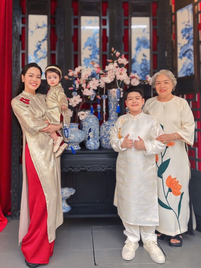 Ảnh sao 19/2: Con gái Trương Ngọc Ánh đi chúc Tết cùng bố - 5