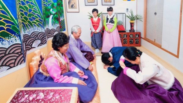 Nhìn từ việc CEO người Hàn Quốc quỳ lạy khán giả Việt Nam 1771549720 sebae width1280height857