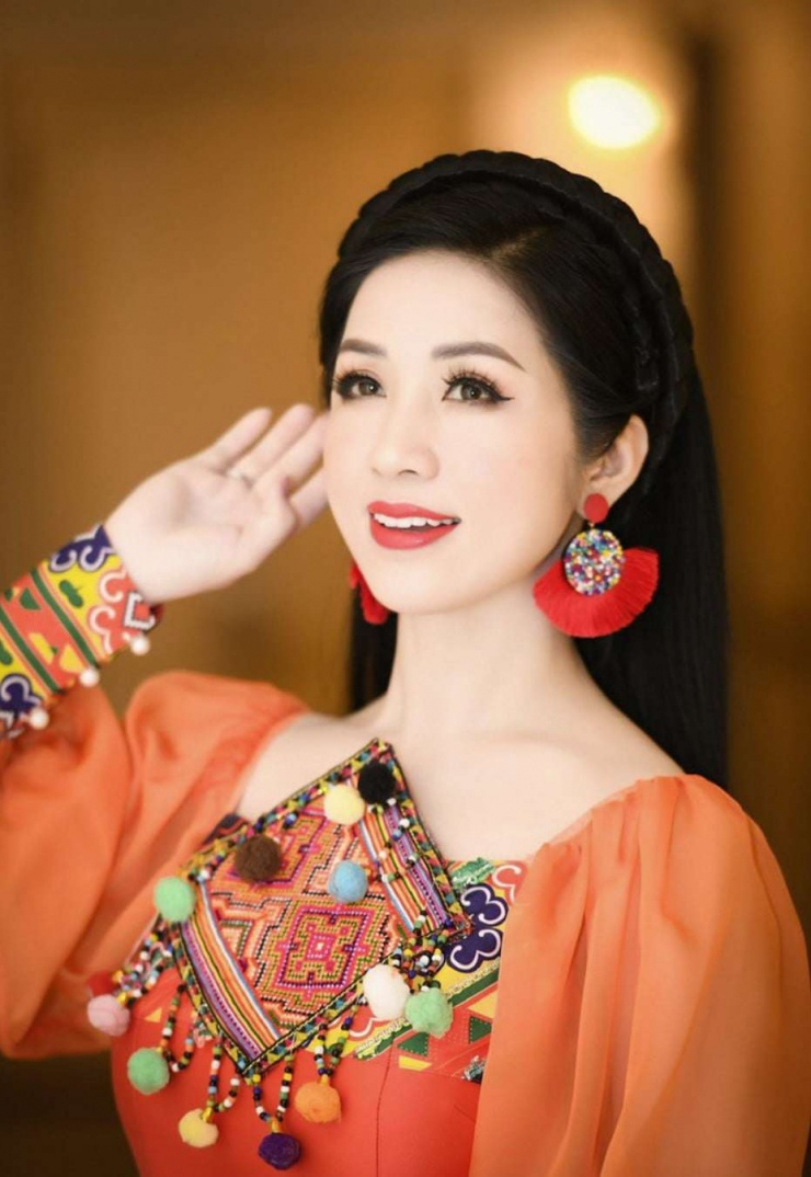 Nghệ sĩ Ưu tú Phương Nga hiện gắn bó với công tác giảng dạy. (Ảnh: FBNV)