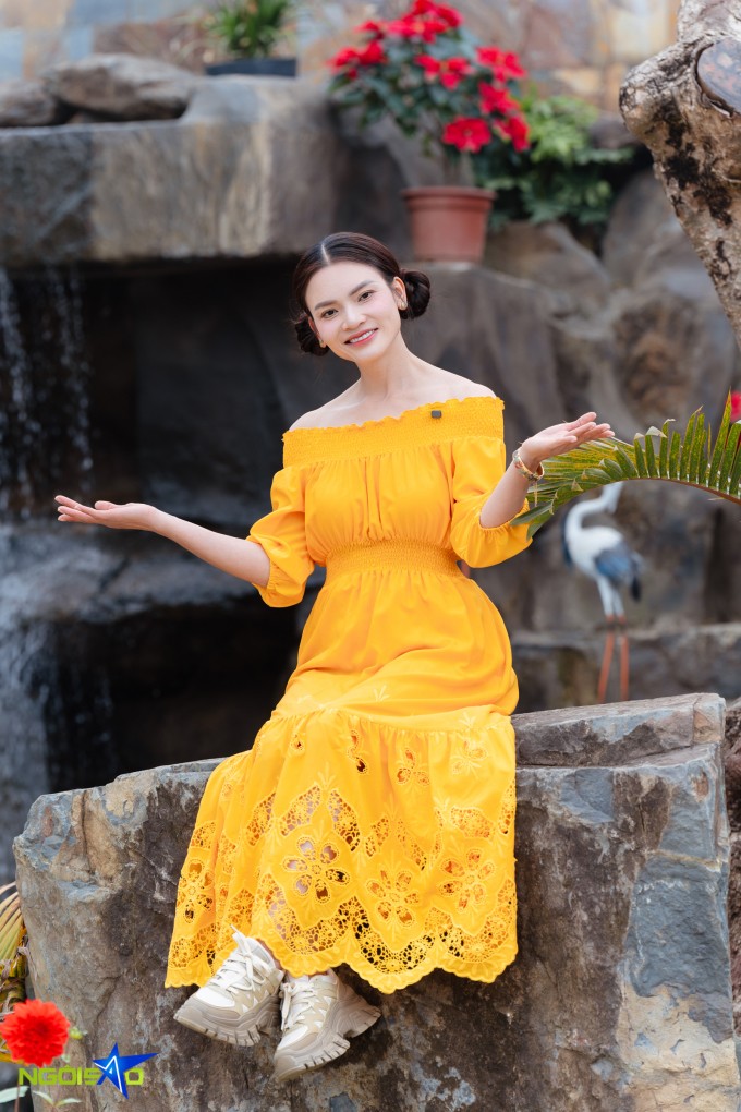 1771644795-dsc09410-9051-9205-8802-width680height1020 Ao cá, vườn hoa trong biệt phủ 10.000 m2 của Phạm Phương Thảo - 5