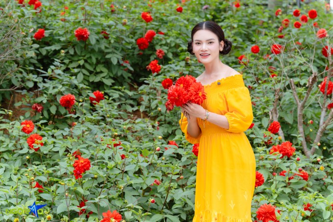 1771644796-dsc09343-9056-5021-8803-width680height453 Ao cá, vườn hoa trong biệt phủ 10.000 m2 của Phạm Phương Thảo - 12