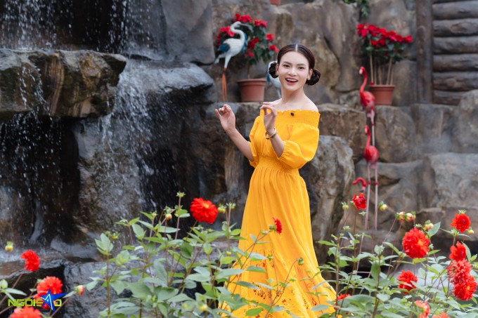 1771644796-dsc09397-9053-6814-8803-width680height453 Ao cá, vườn hoa trong biệt phủ 10.000 m2 của Phạm Phương Thảo - 11