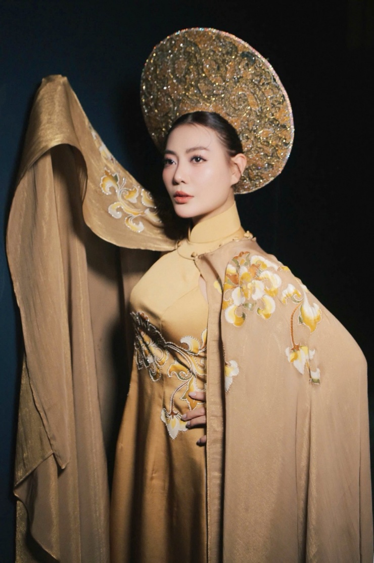 Ngoài diễn xuất, cô còn ghi dấu với âm nhạc khi đạt quán quân cuộc thi Trời sinh một cặp 2019, ra mắt một số sản phẩm âm nhạc. Về đời tư, Thanh Hương dường như rất kín tiếng. Trong một lần hiếm hoi tiết lộ chuyện riêng, nữ diễn viên cho biết cô lấy chồng năm 21 tuổi và có 2 con gái. Tháng 3/2024, cô xác nhận đã ly hôn được một thời gian. Cô và chồng chọn cách chia tay trong êm đẹp, giữ mối quan hệ tốt đẹp, văn minh, cùng nhau lo cho con.