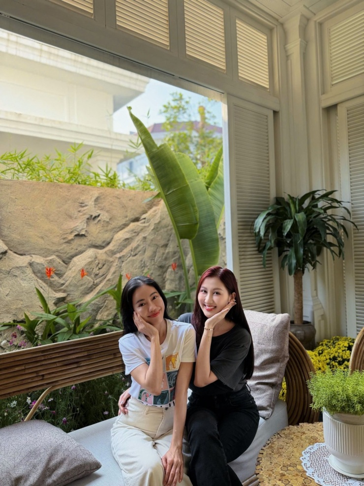 1771719807-350-8129-8-n-6083-width1200height1600 Ảnh sao 22/2: Võ Hoàng Yến đưa con gái sang Mỹ thăm chồng - 10