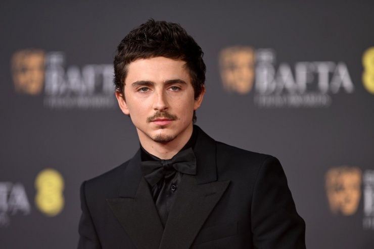 1771817775-s2-width1390height926-1 Timothée Chalamet vẫn dẫn đầu trong cuộc đua giành giải Oscar vào tháng 3, nhưng thất bại tại BAFTA cho thấy cơ hội của anh thấp hơn so với dự đoán ban đầu. Ảnh: WireImage.