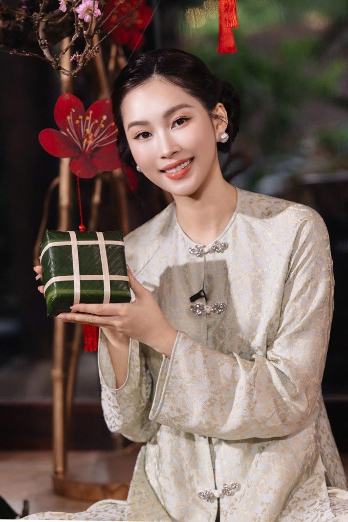 Ảnh sao 24/2: Hồ Ngọc Hà khoe dáng nuột nà dưới chân núi tuyết Nhật Bản - 4