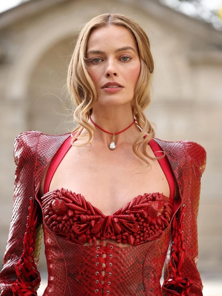 Mỹ nhân đóng loạt cảnh nóng gây sốc trong phim 18+ 'Đồi gió hú' - 5