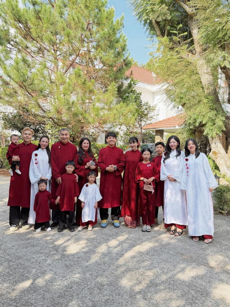 Ảnh sao 26/2: Bạn gái thiếu gia Đức Phạm khoe body bốc lửa - 9