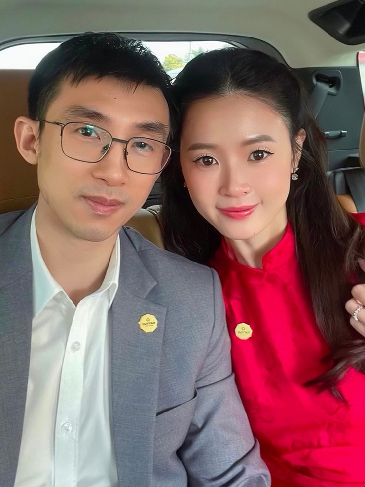 Ảnh sao 26/2: Bạn gái thiếu gia Đức Phạm khoe body bốc lửa - 6