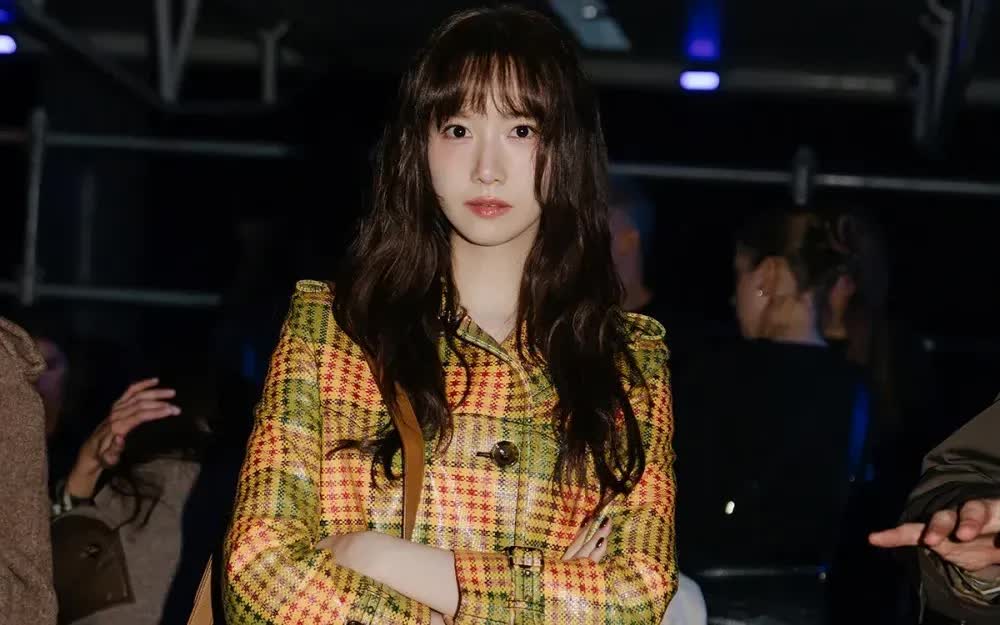 YoonA tỏa sáng rực rỡ tại Tuần lễ thời trang London- Ảnh 1.