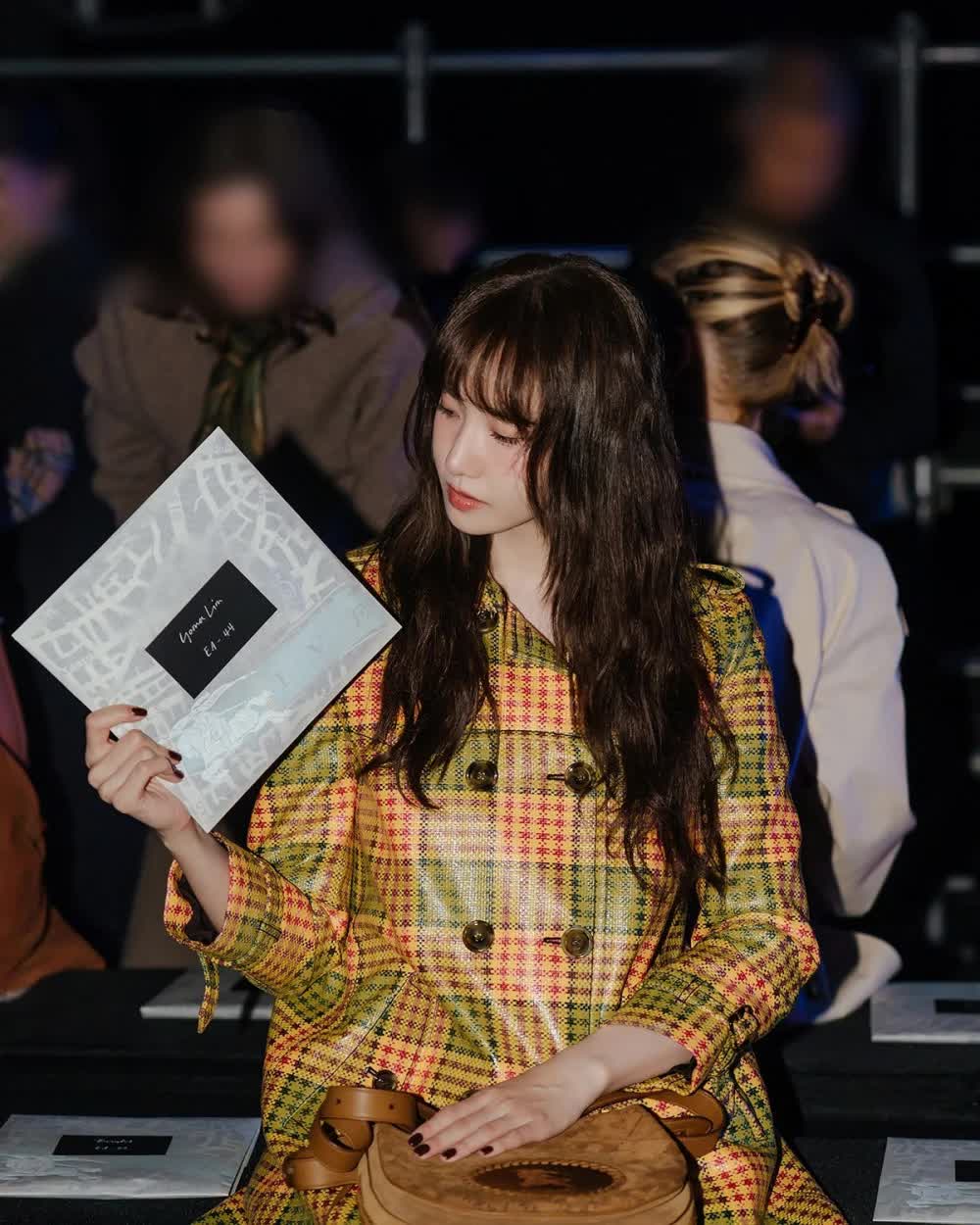 YoonA tỏa sáng rực rỡ tại Tuần lễ thời trang London- Ảnh 3.