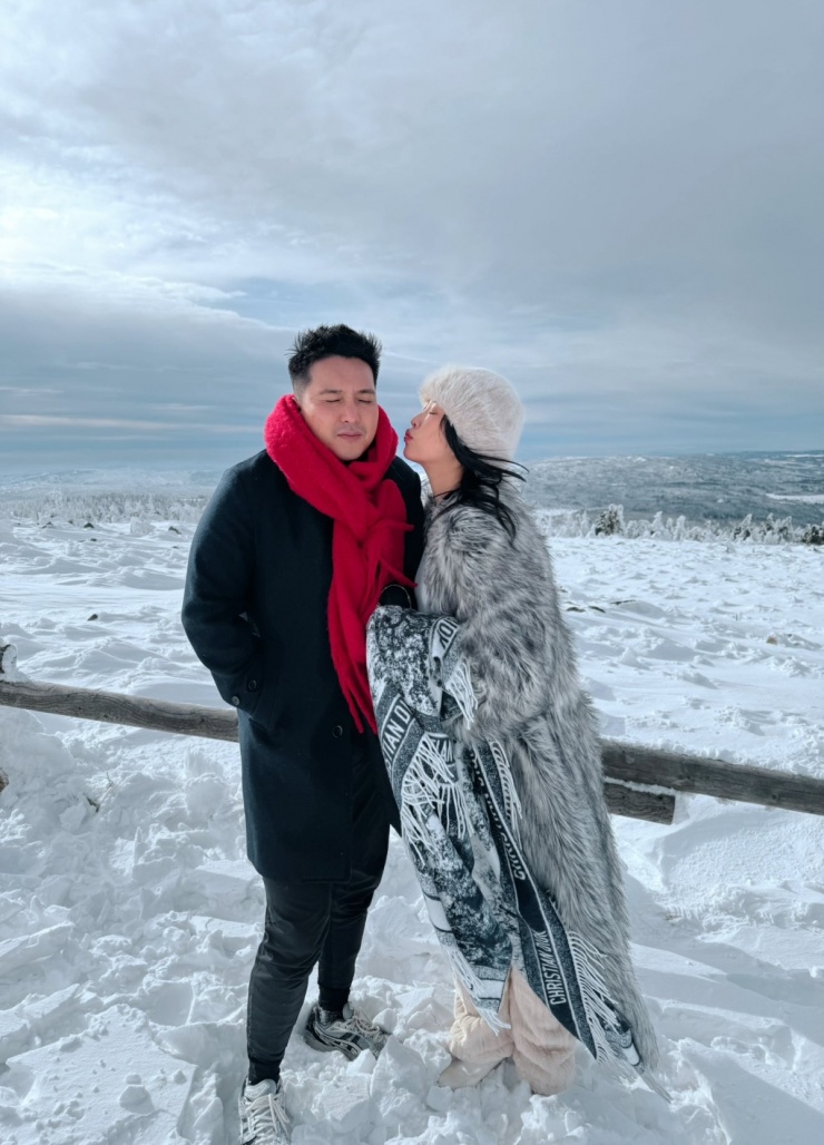 1772157035-816-4446-4-n-8652-width1200height1667 Ảnh sao 27/2: Siêu mẫu Ngọc Thạch khoe nhan sắc tuổi 35 - 2