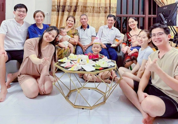 Hai bên thông gia thân thiết, hòa thuận 