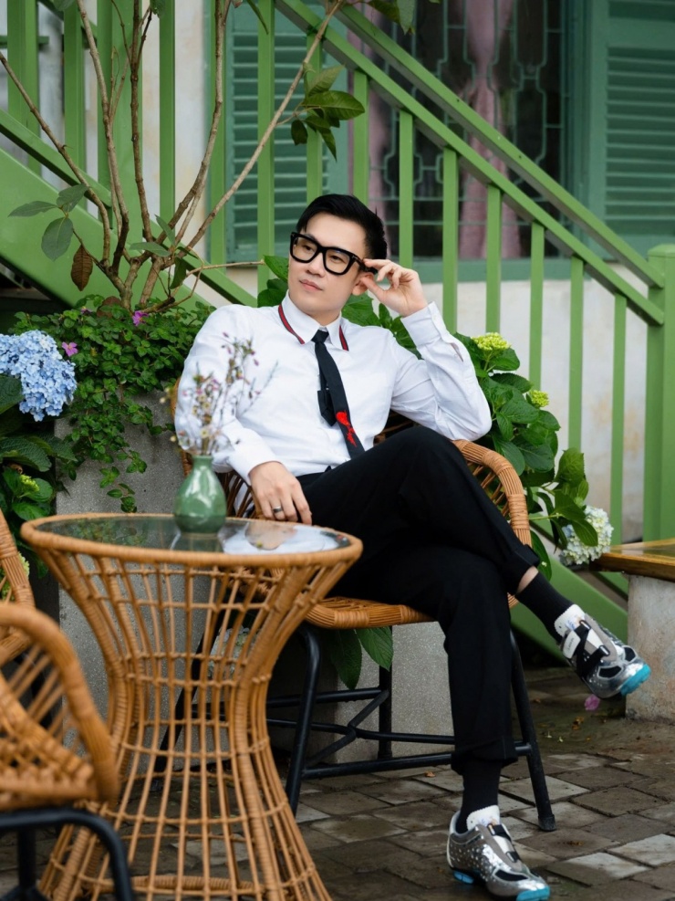 Ảnh sao 3/3: Đan Trường sang Mỹ mừng vợ cũ khai trương nhà hàng - 5