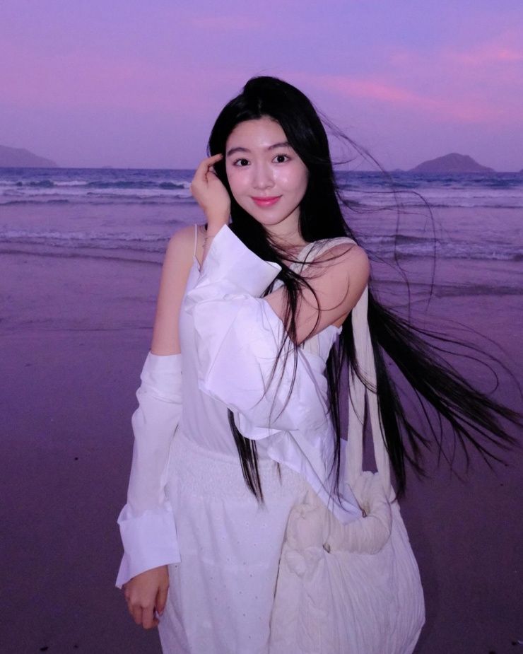 Ảnh sao 4/3: Midu ngắm ông xã trượt tuyết ở Hàn Quốc - 7