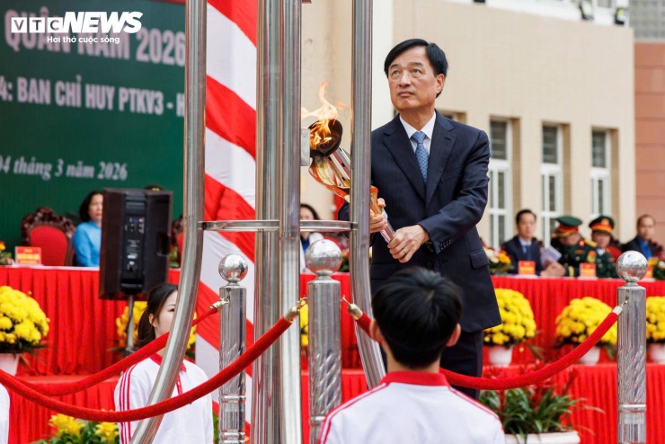 Tân binh bịn rịn chia tay bạn gái, hẹn tổ chức đám cưới sau 2 năm quân ngũ - 6