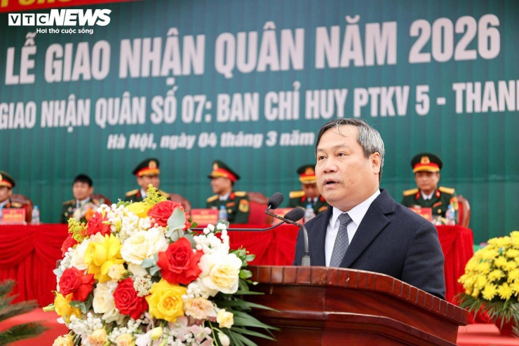 Tân binh bịn rịn chia tay bạn gái, hẹn tổ chức đám cưới sau 2 năm quân ngũ - 10