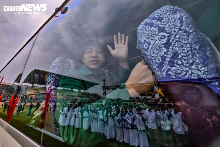 Tân binh bịn rịn chia tay bạn gái, hẹn tổ chức đám cưới sau 2 năm quân ngũ - 24