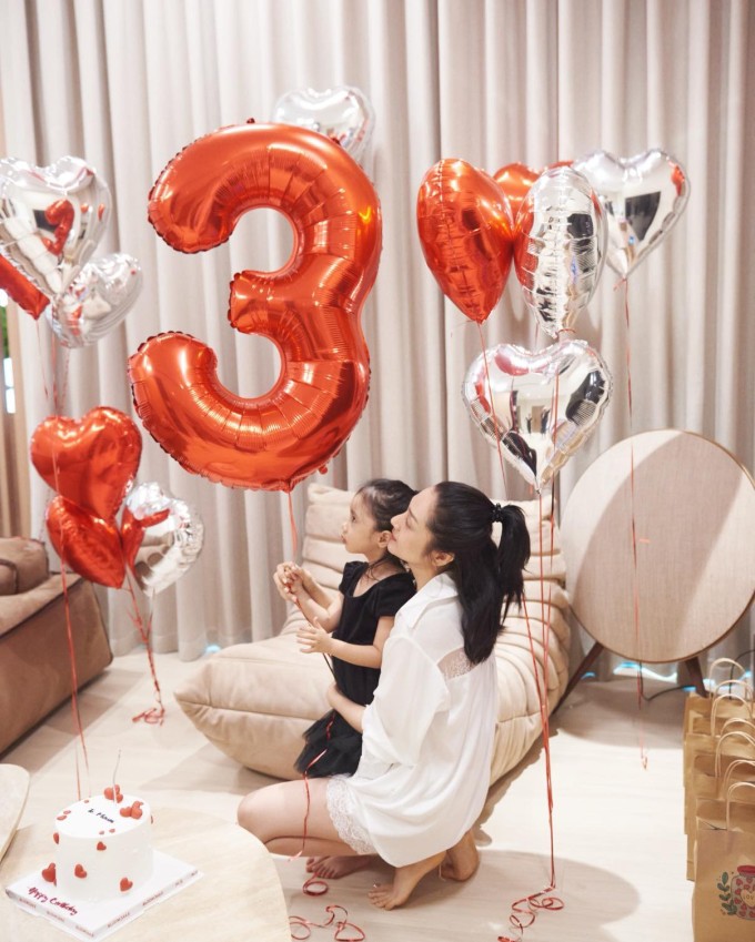 Ảnh sao 5/3: Hòa Minzy bị đồn yêu quân nhân - 5