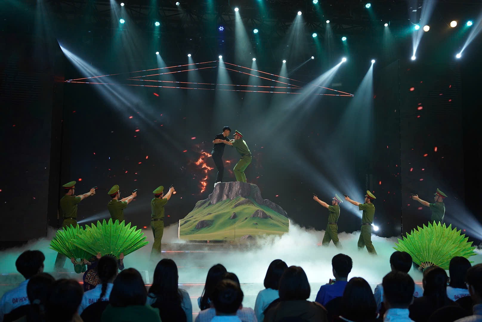 Tiết mục ấn tượng của trường THPT Sông Lô (Tuyên Quang)