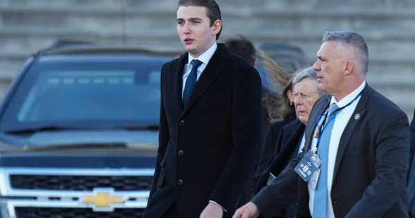 Barron Trump có thể được miễn nhập ngũ vì chiều cao 1the inauguration of donald j trump as the 47th president 113056 1772686091414 17726860921581139075000 0 0 750 1200 crop 1772686104903319687635jpg