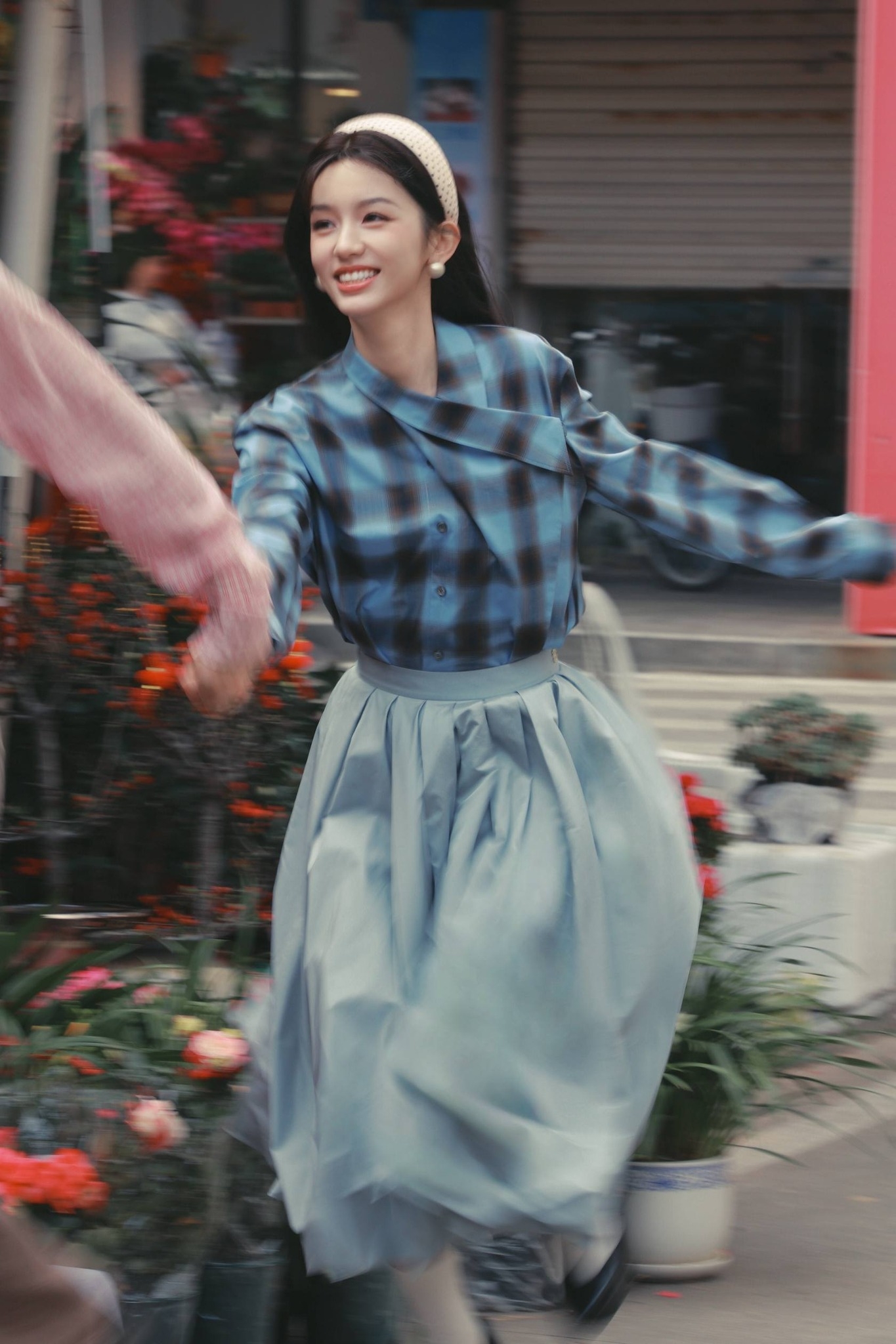 Ngắm mỹ nhân này như thấy cả biển xanh mây trắng nắng vàng: Hội tụ vẻ đẹp đất trời, đỉnh cao nhan sắc showbiz- Ảnh 5.