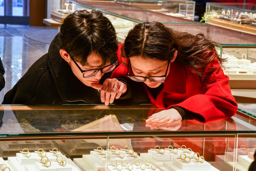 Bán vàng cho bạn vay 500 triệu đồng, vài tháng sau chủ nợ đòi trả 1,1 tỷ: “Vàng tăng nên phải trả theo giá thị trường”- Ảnh 2.