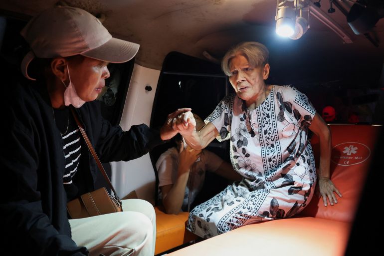 Cảnh tượng ám ảnh sau vụ cháy viện dưỡng lão lúc nửa đêm khiến 16 người thiệt mạng- Ảnh 1. Cảnh tượng ám ảnh sau vụ cháy viện dưỡng lão lúc nửa đêm khiến 16 người thiệt mạng- Ảnh 1.