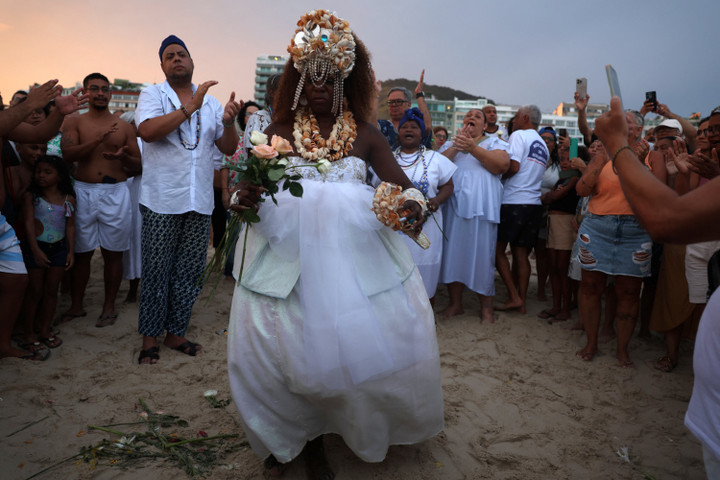 Đón giao thừa 2026 ở những 'điểm nóng' thế giới- Ảnh 7. Đón giao thừa 2026 ở những 'điểm nóng' thế giới- Ảnh 7.