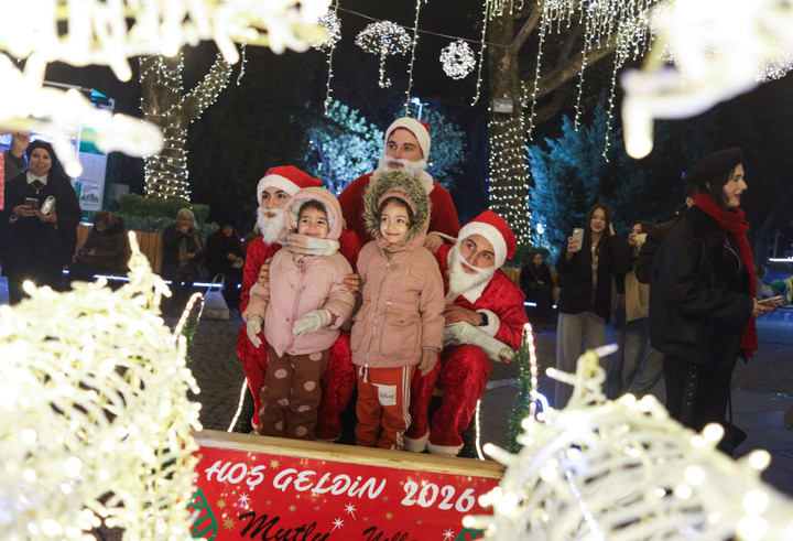 Đón giao thừa 2026 ở những 'điểm nóng' thế giới- Ảnh 4. Đón giao thừa 2026 ở những 'điểm nóng' thế giới- Ảnh 4.