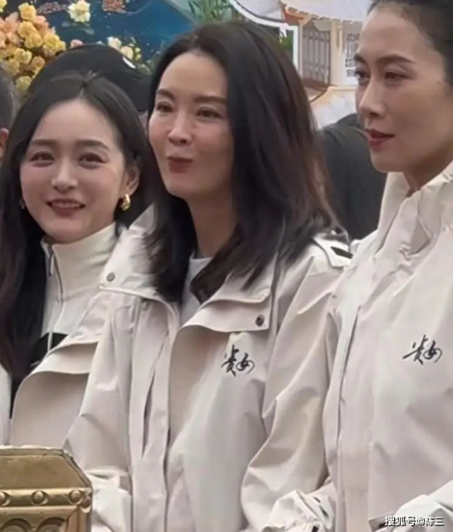 Nhan sắc giả dối của mỹ nhân đẹp nhất Hoàn Châu Cách Cách- Ảnh 6.