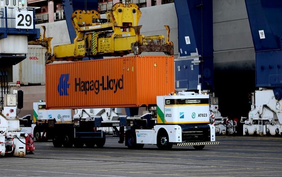 Phát hiện đoàn xe tải không người lái Trung Quốc chạy lặng lẽ ở khu cảng đông đúc bậc nhất thế giới - chuyên gia châu Âu thừa nhận: