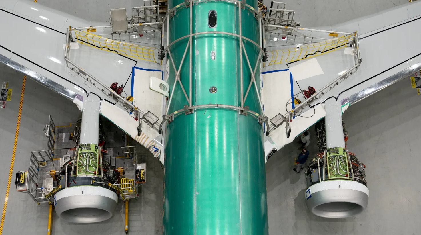 Công ty ‘ngày mai không bao giờ đổ’: Thua lỗ triền miên, nợ 60 tỷ USD, khủng hoảng nặng nhưng chẳng sợ phá sản, khách hàng không dám hủy đơn- Ảnh 1.