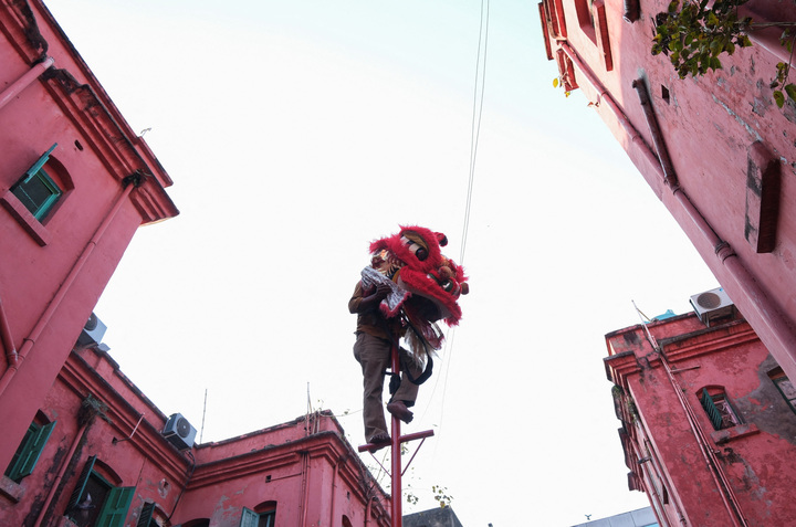 Đường phố khắp năm châu lung linh chào đón năm mới Bính Ngọ- Ảnh 26.