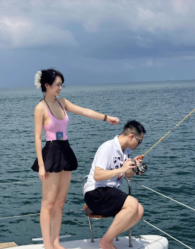 Loạt ảnh thân mật của Á hậu 9x và bạn trai thiếu gia- Ảnh 7.