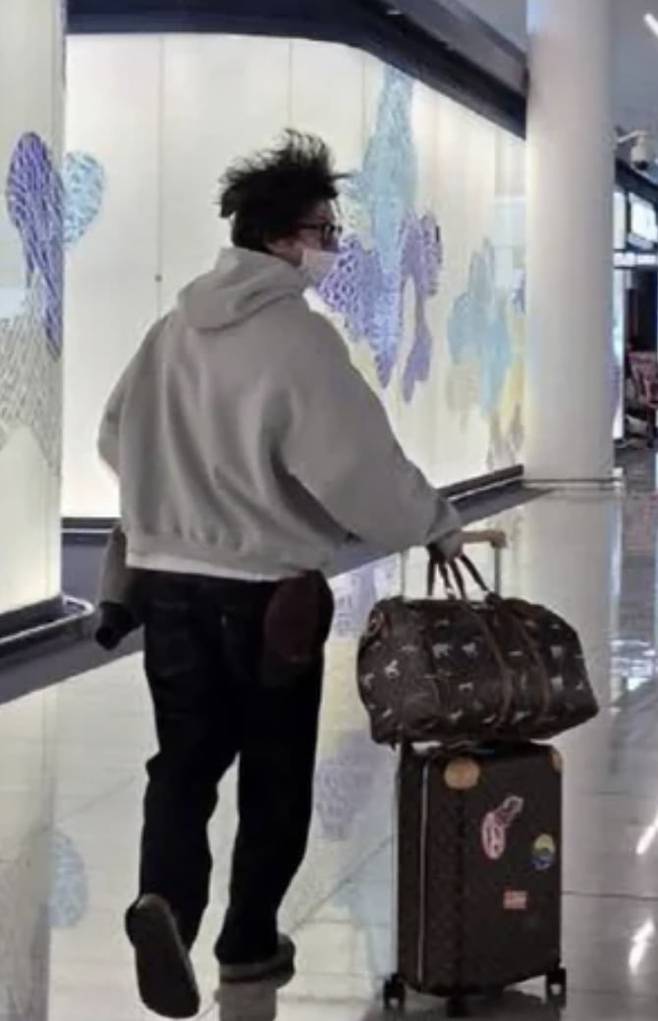 Không ngờ Gong Yoo cũng có ngày này- Ảnh 1.