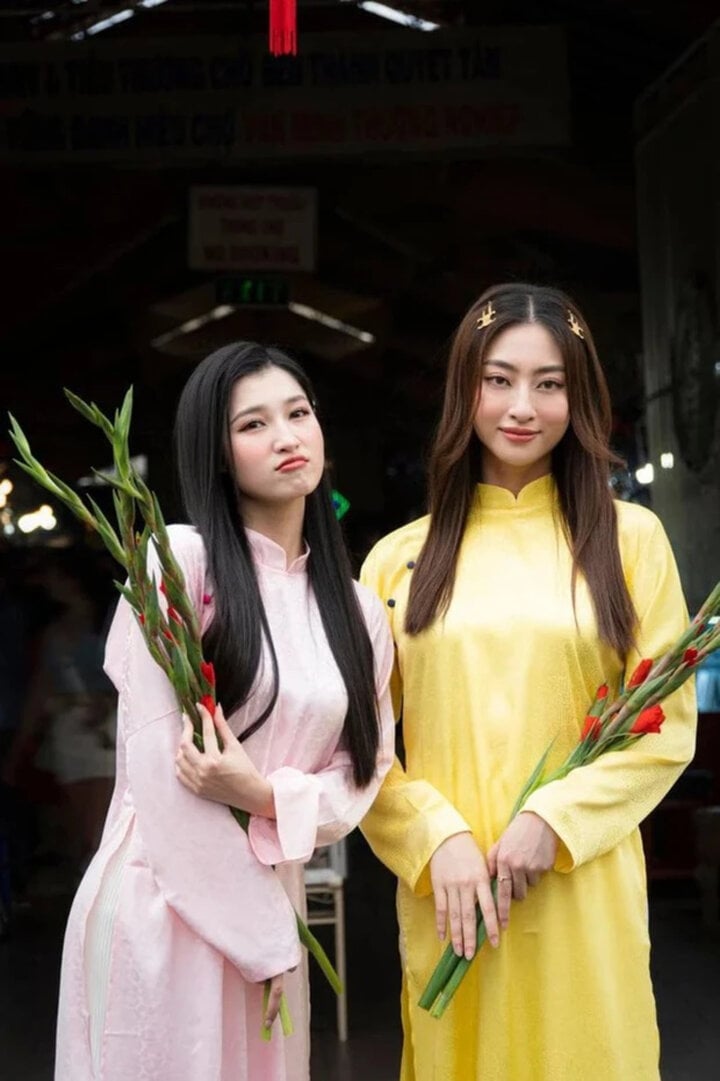 Đang diễn ra đám cưới Phương Nhi và thiếu gia Minh Hoàng: Hoa hậu Lương Thuỳ Linh đã có mặt, hé lộ những hình ảnh đầu tiên- Ảnh 2. Đang diễn ra đám cưới Phương Nhi và thiếu gia Minh Hoàng: Hoa hậu Lương Thuỳ Linh đã có mặt, hé lộ những hình ảnh đầu tiên- Ảnh 2.