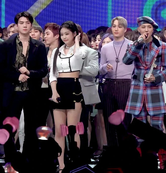 Jennie (BLACKPINK) “ăn miếng trả miếng” với nam thần EXO hậu chia tay, khiến cả cõi mạng dậy sóng?- Ảnh 6.