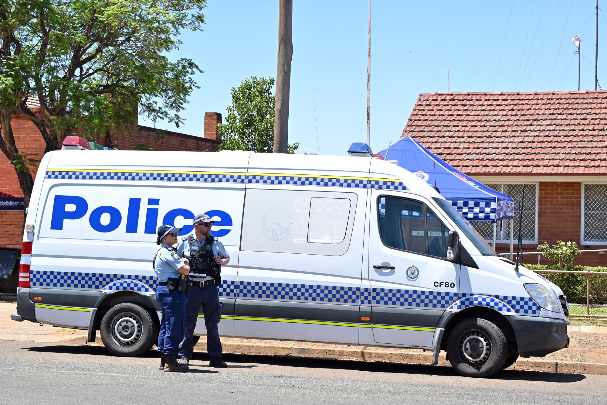 Xả súng khiến 3 người tử vong Australia, nghi phạm ở vẫn đang lẩn trốn- Ảnh 2.