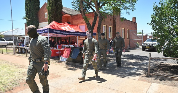 Xả súng khiến 3 người tử vong Australia, nghi phạm ở vẫn đang lẩn trốn 23012026 xa sung reuters 57806654192745418643302 1769150461695 17691504621081002293277 0 0 1250 2000 crop 17691504836211901405762jpg