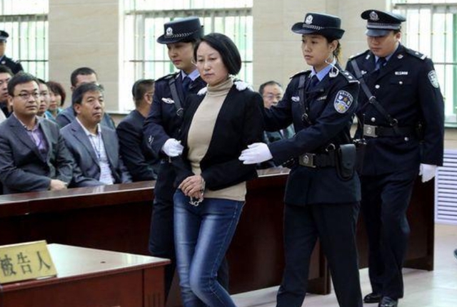 Phát hiện người phụ nữ làm môi giới BĐS rồi sở hữu hơn 100 căn nhà cũ ở vị trí đắc địa, liên quan đến dòng tiền hơn 752 tỷ đồng- Ảnh 1.