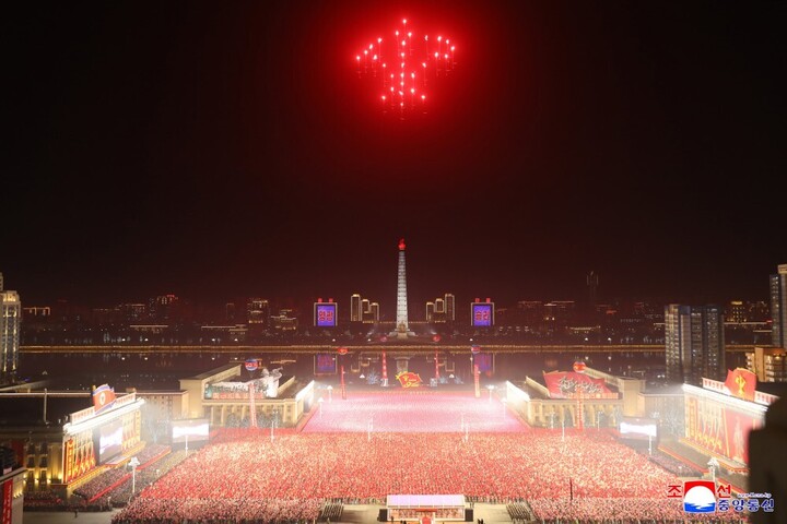 Hình ảnh duyệt binh hoành tráng hiếm thấy của quân đội Triều Tiên- Ảnh 9.