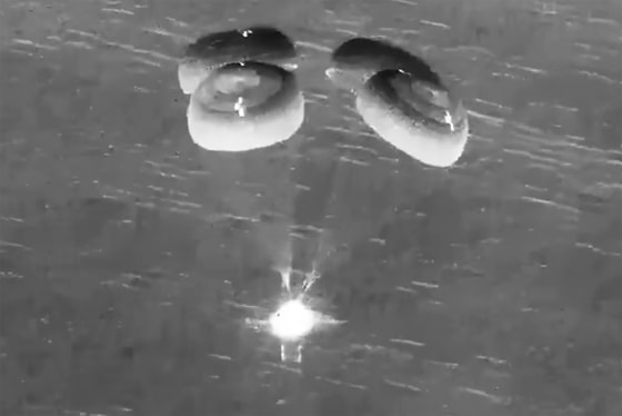 Khoảnh khắc lịch sử: 4 phi hành gia vừa trở về Trái đất sau 1 sự kiện chưa từng có tiền lệ!- Ảnh 1.