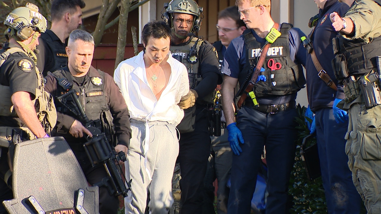 Mỹ: Người đàn ông gốc Việt bị cáo buộc sát hại mẹ ruột bằng hành động tàn nhẫn- Ảnh 2.