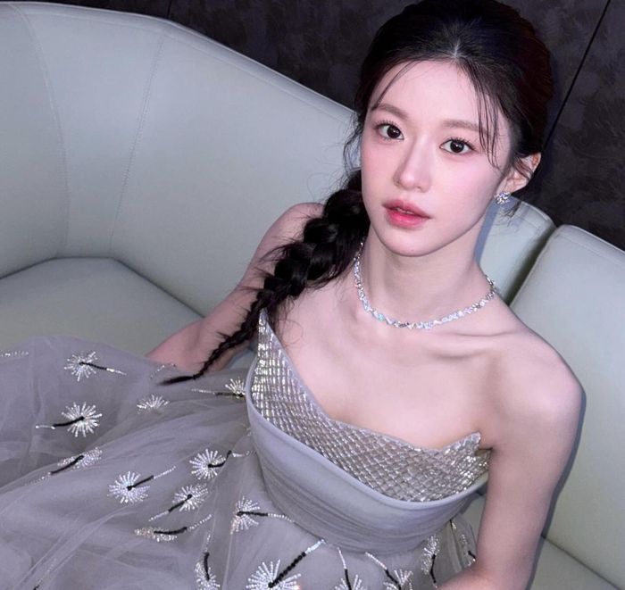 Ngắm trọn visual không góc chết của gương mặt