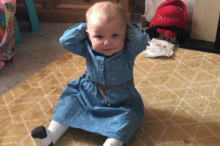 Nuốt viên pin cúc áo, bé gái 2 tuổi thủng động mạch chủ, chết thương tâm- Ảnh 1.