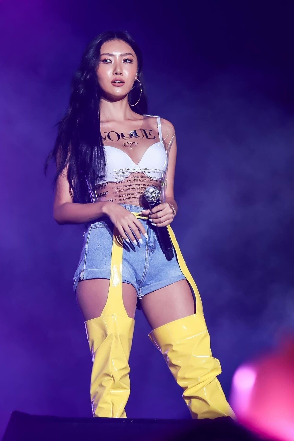 Biểu tượng sexy làm chao đảo làng nhạc- Ảnh 5.